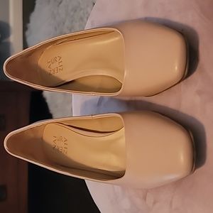 Nude Naturalizer shoes